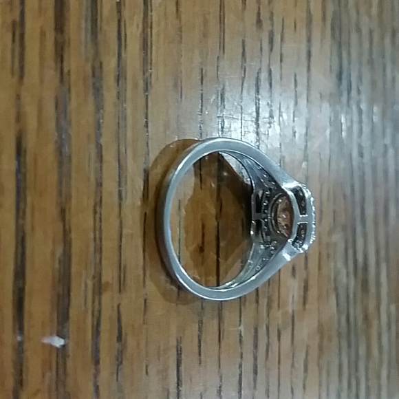 Orange and Clear zirconium ring - Picture 3 of 4